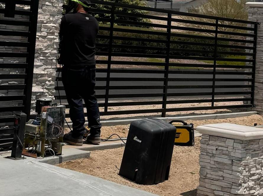 Residential electric gates in Riverside